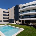 Edificio de 12 viviendas con piscina