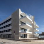 Edificio de 12 viviendas con piscina